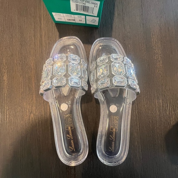 NIB Lauren Lorraine Jade Flat Jewel Sandal Clear Stone - Picture 3 of 9